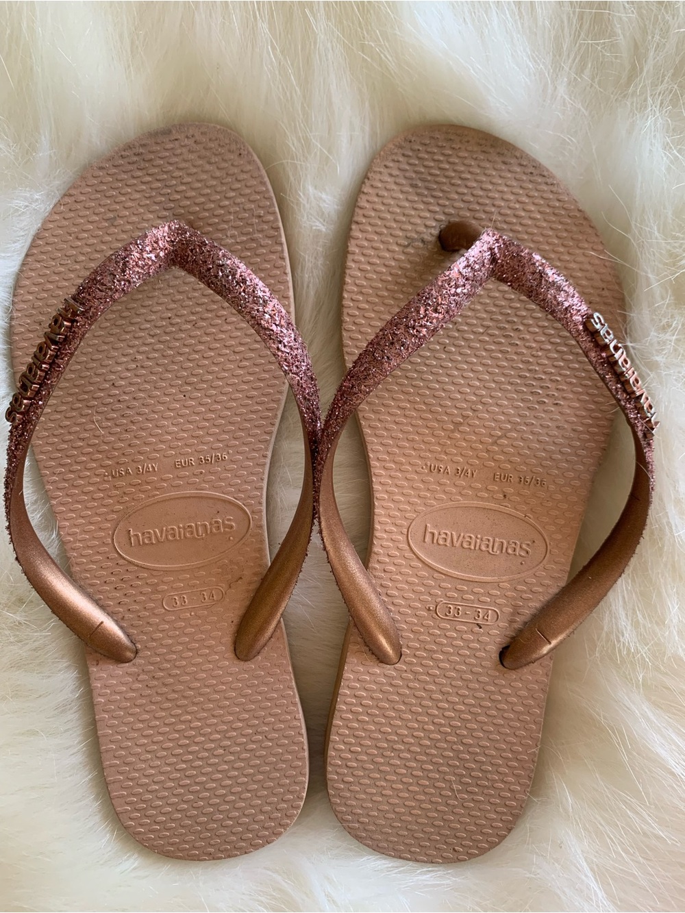 Havaianas Women’s Rose Gold Glitter Strap Sandals SIZE 3/4